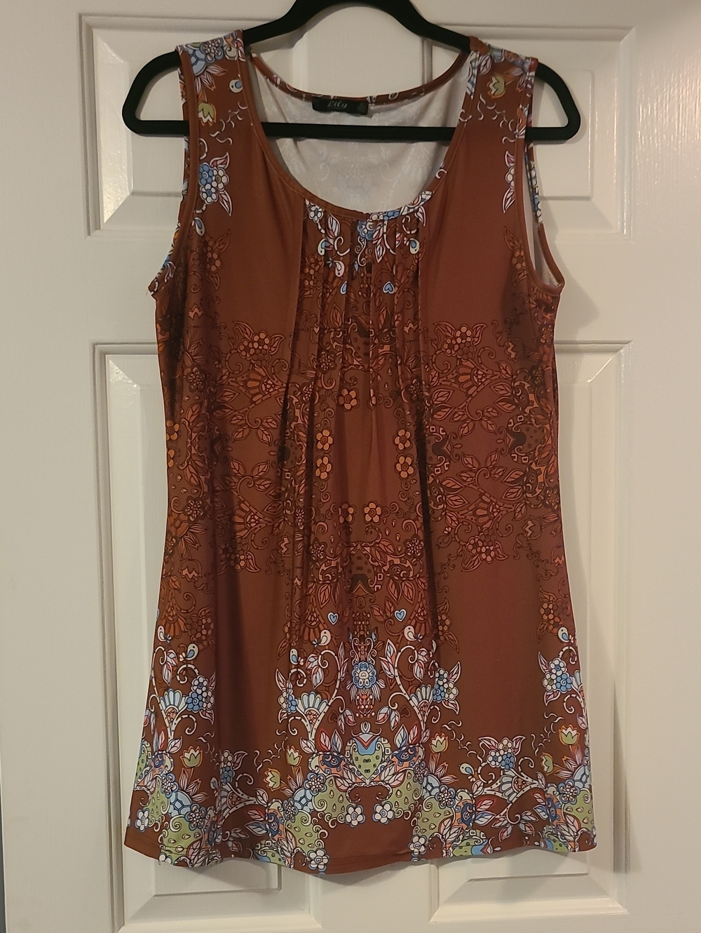 Pleated Scoop-Neck Rust Floral Tank Top